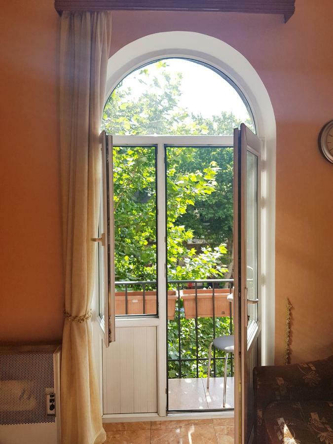 Agora Arcs Apartment Yerevan Exterior photo